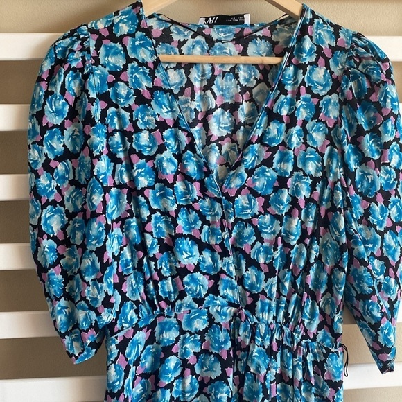 Zara Blue Floral Balloon Sleeve Faux Wrap Mini Dress- Bloggers Fave Size Medium - Picture 8 of 16